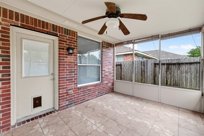 Building Photo - 24222 Lake Path Cir