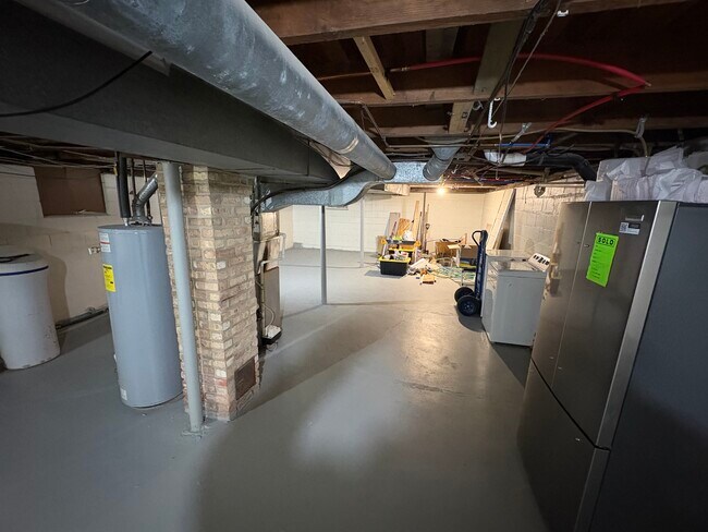 Building Photo - 13129 Morse St