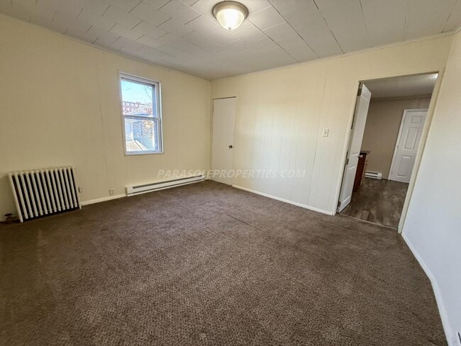 Building Photo - 333 E Locust St