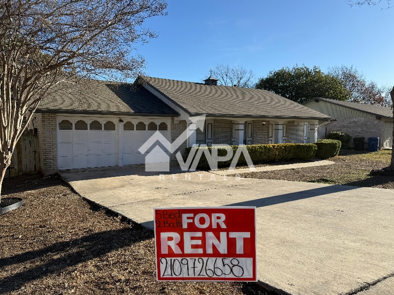 Building Photo - 5835 Freemans Farm St