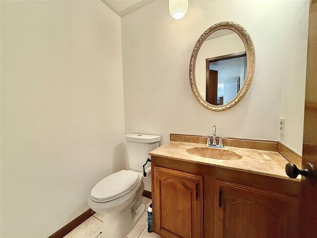 Building Photo - 7111 El Sereno Dr