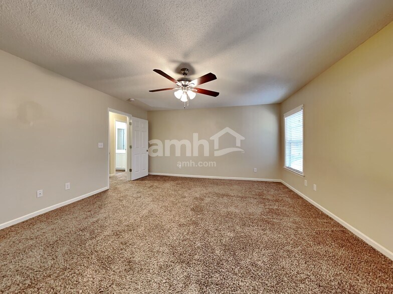 Building Photo - 106 Guildford Dr