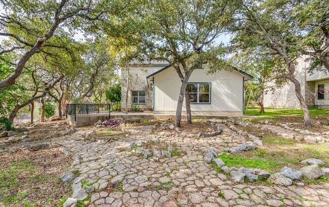 Building Photo - Recently Rehabbed Spacious Two Story in Convenient and Popular Huntington Place