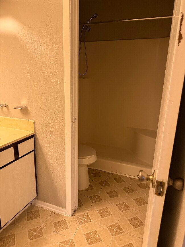 Building Photo - 7005 Glen Pass