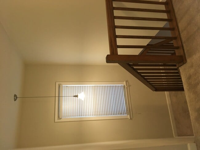 Building Photo - 1722 Ranchview Dr