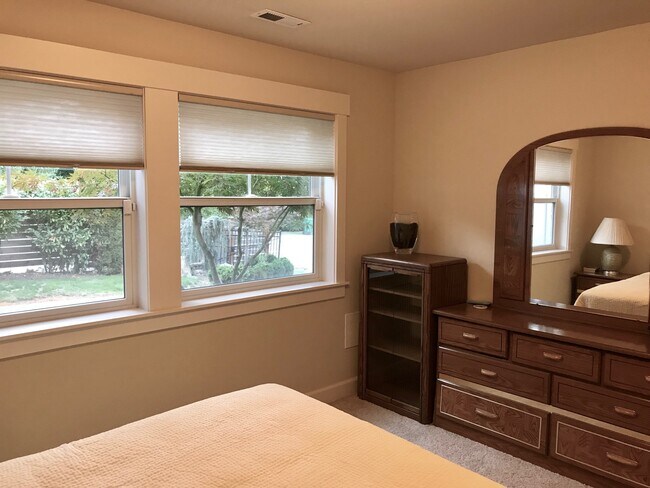 Building Photo - 10327 Sand Point Way NE