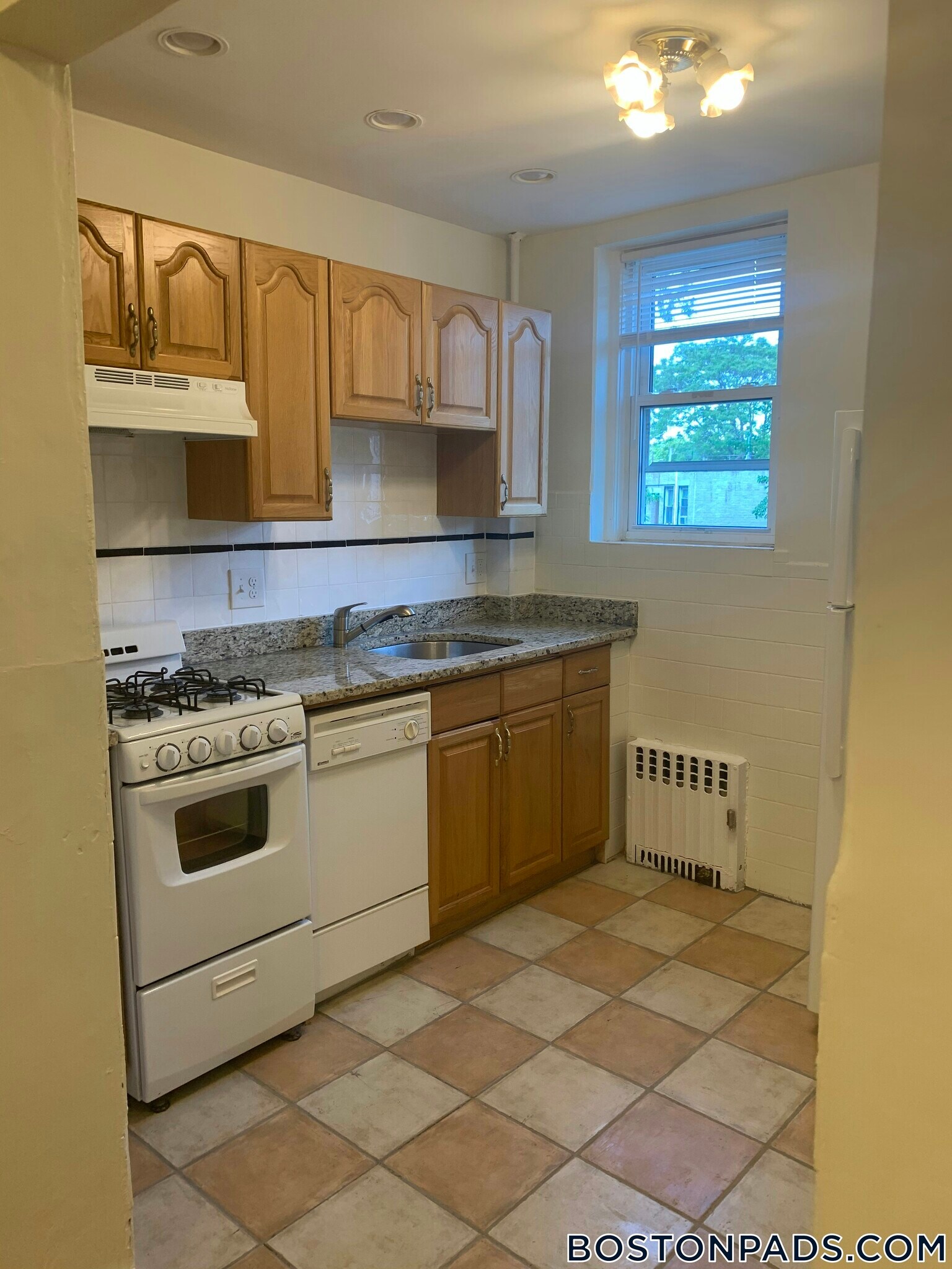 Building Photo - 126 Warren St