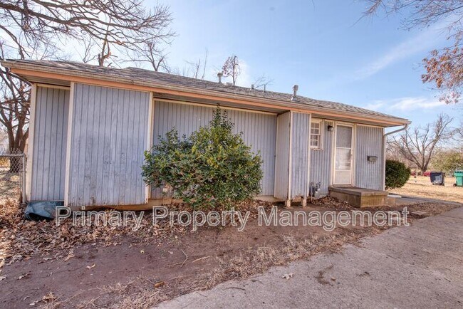 Building Photo - 4600 N Hamilton Dr