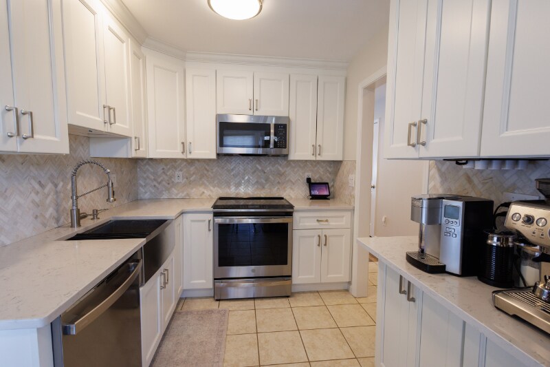 Building Photo - 301 Alexandra Ct