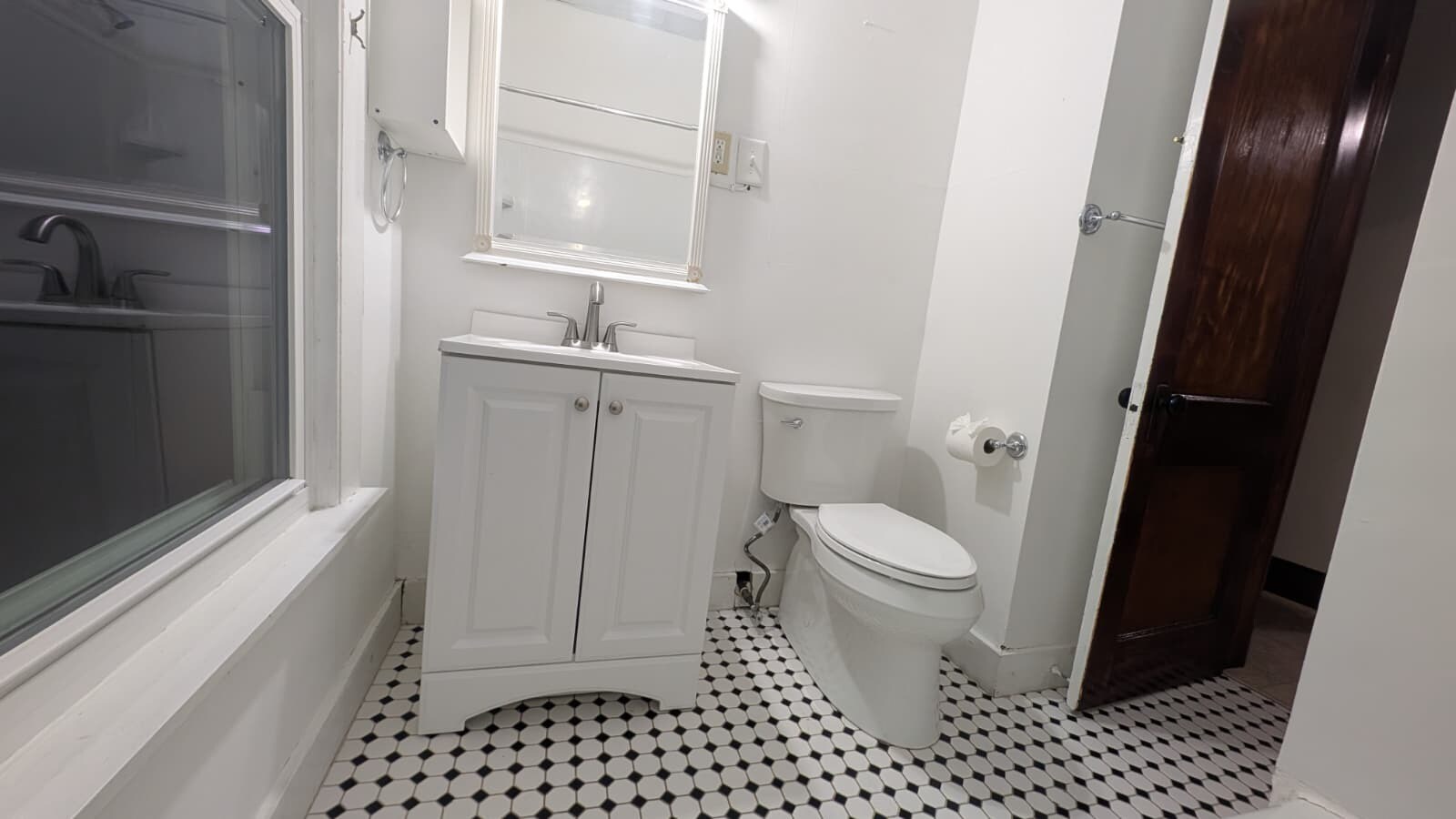 Building Photo - 122 Foster St