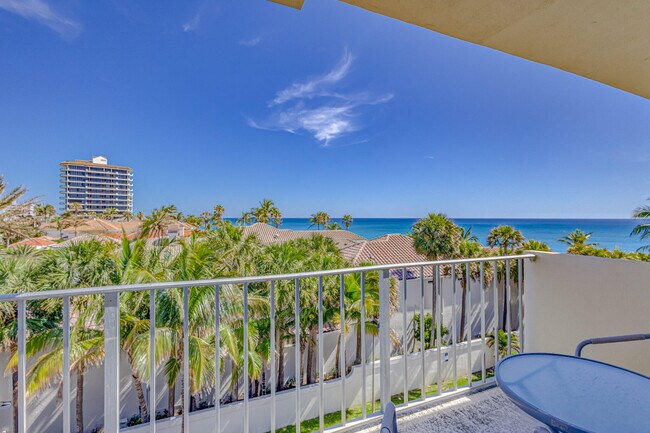 Building Photo - 630 Ocean Dr