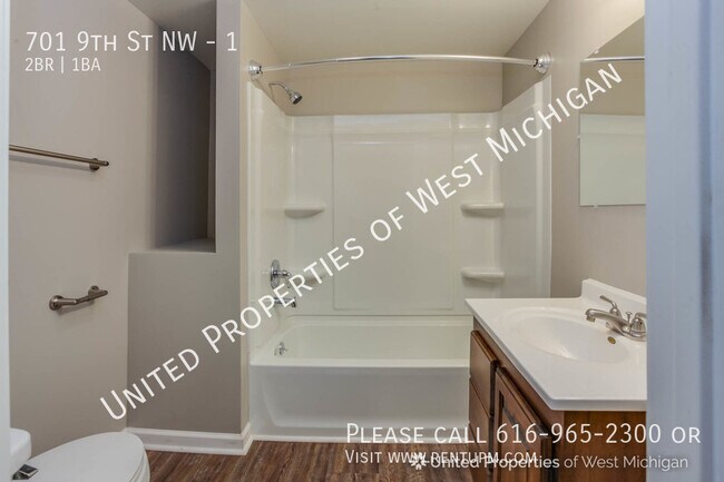 Building Photo - 701 9th St NW