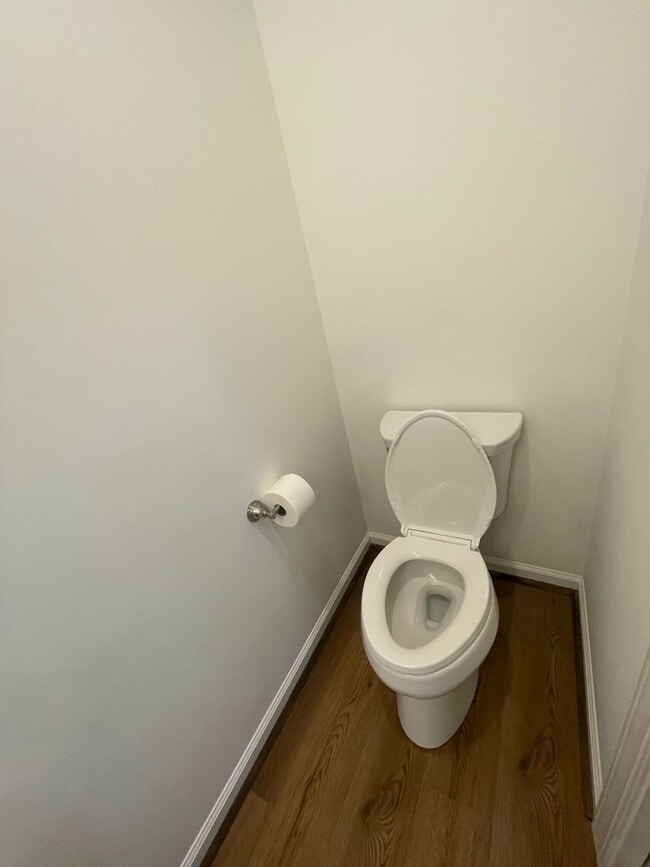 Building Photo - 350 Pinewood Cir