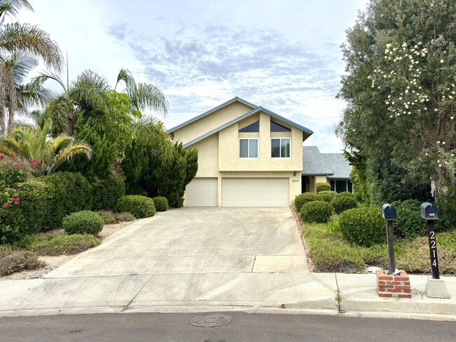 Building Photo - La Costa Charmer w/ Large Yard and Pool!