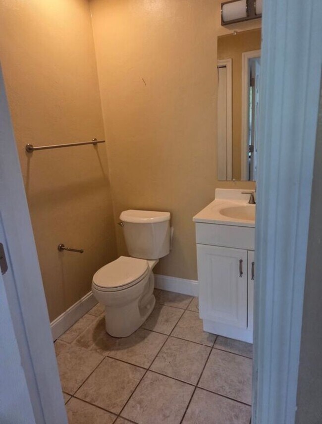 Building Photo - Cozy 1 Bedroom for Rent