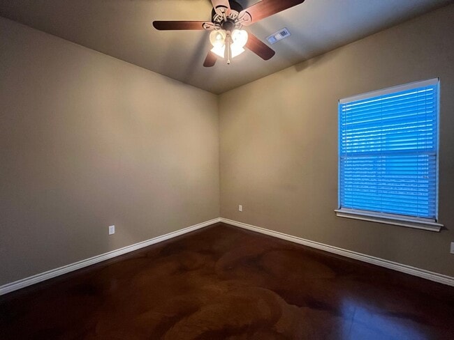 Building Photo - Available Now: 4 Bedroom Single Family Home: Midway ISD:  Move in Special