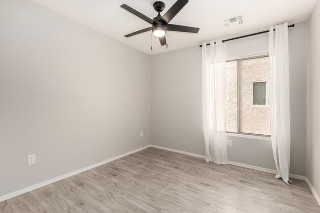 Building Photo - 8431 S Egyptian Dr