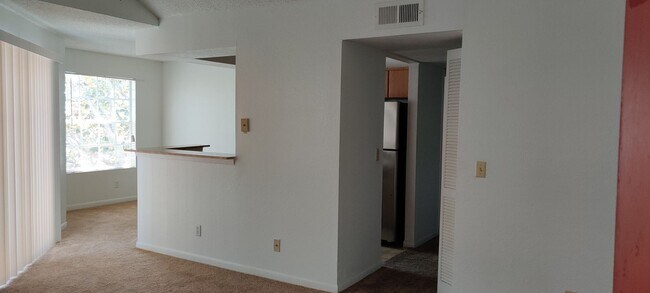 Building Photo - Lexington Place - 0734