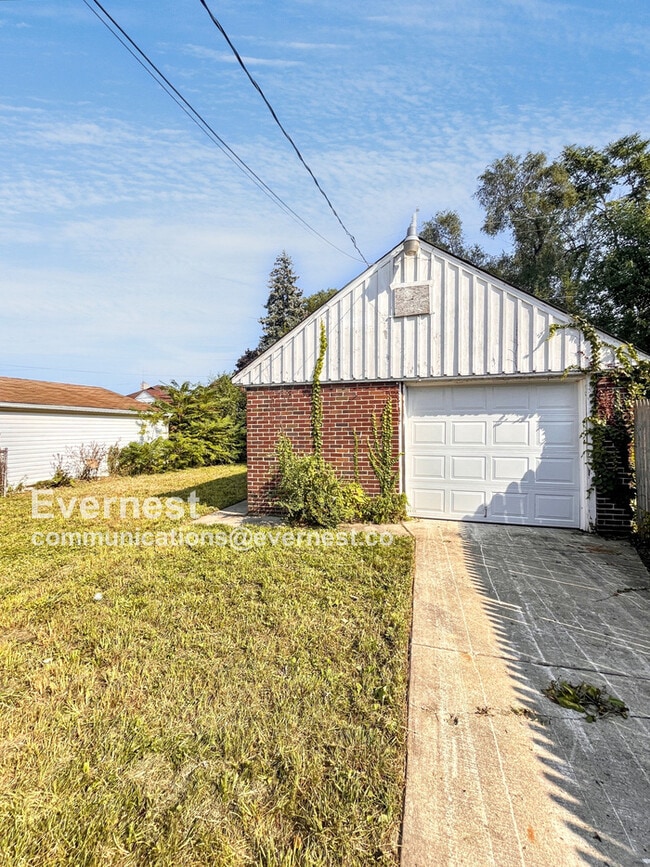 Building Photo - 12076 Laing St