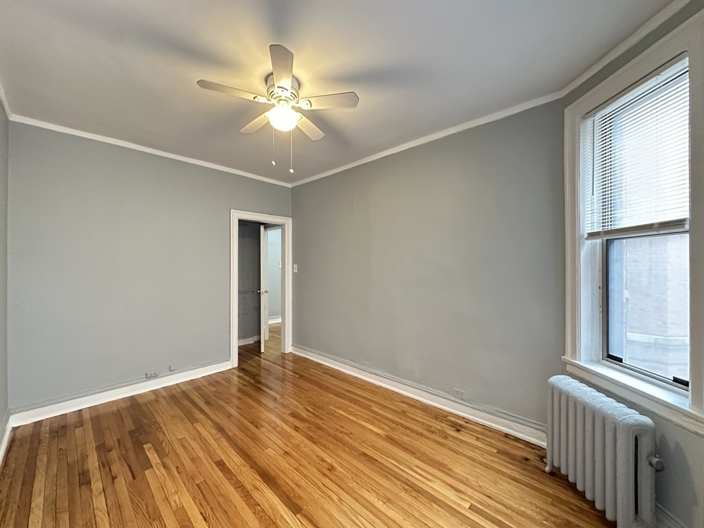 Building Photo - 1363 W Estes Ave