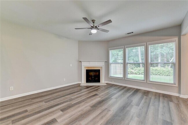 Building Photo - 2208 Staunton Dr NW