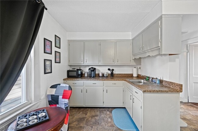 Building Photo - 9519 Preston Ave