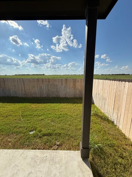 Building Photo - 13400 Trumpet Creeper Dr