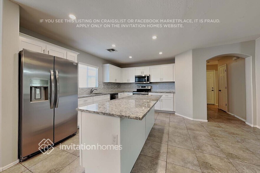 Building Photo - 12729 W Dreyfus Dr