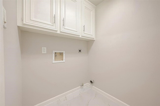 Building Photo - 3127 Ashfield Dr