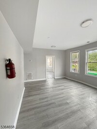 Building Photo - 94 Hopkins Pl