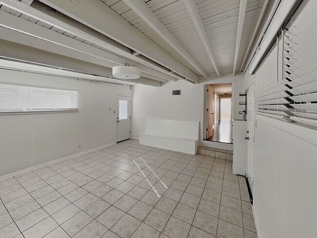 Building Photo - Charming Brick Home in the Heart of Richland Hills – Birdville ISD