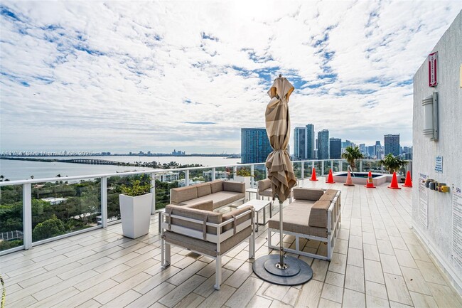 Building Photo - 4250 Biscayne Blvd