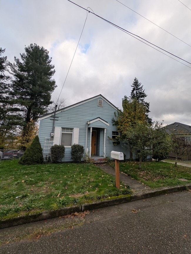 Primary Photo - Quaint 2 Bedroom in Navy Yard City - TONS of Extra Space! Available Now!