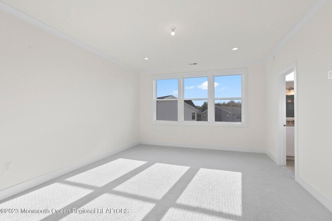 Building Photo - 3 Valiant Ct