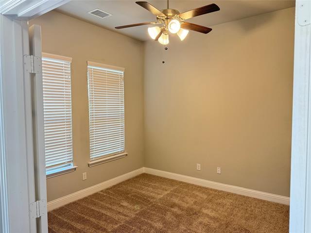 Building Photo - 210 Jacaranda Dr