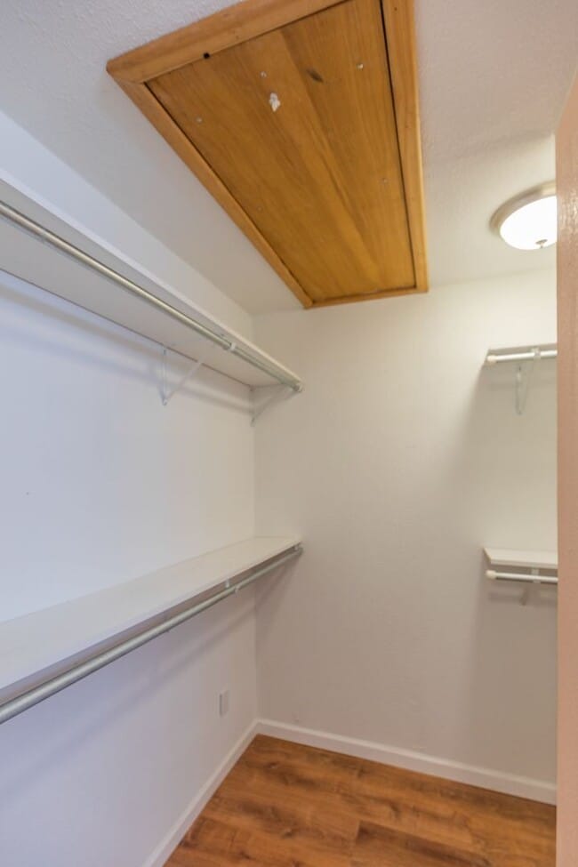 Building Photo - Cozy 3 Bed 2 Bath Home - Pets on Owner App...