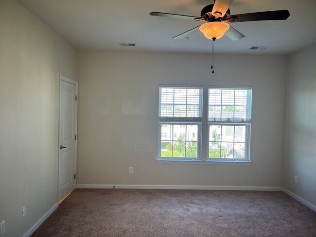 Building Photo - 1253 Elderslie Ln