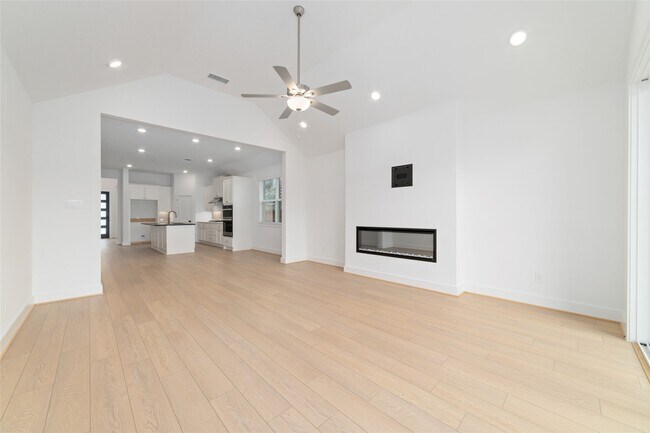 Building Photo - 5177 Enchanted Pne Ct