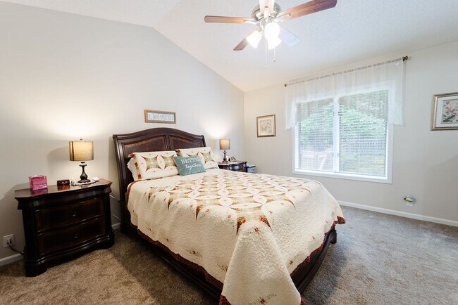 Building Photo - 3 Bed, 2 bath, in Hot Springs Village