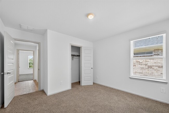 Building Photo - 9721 Chelsea St