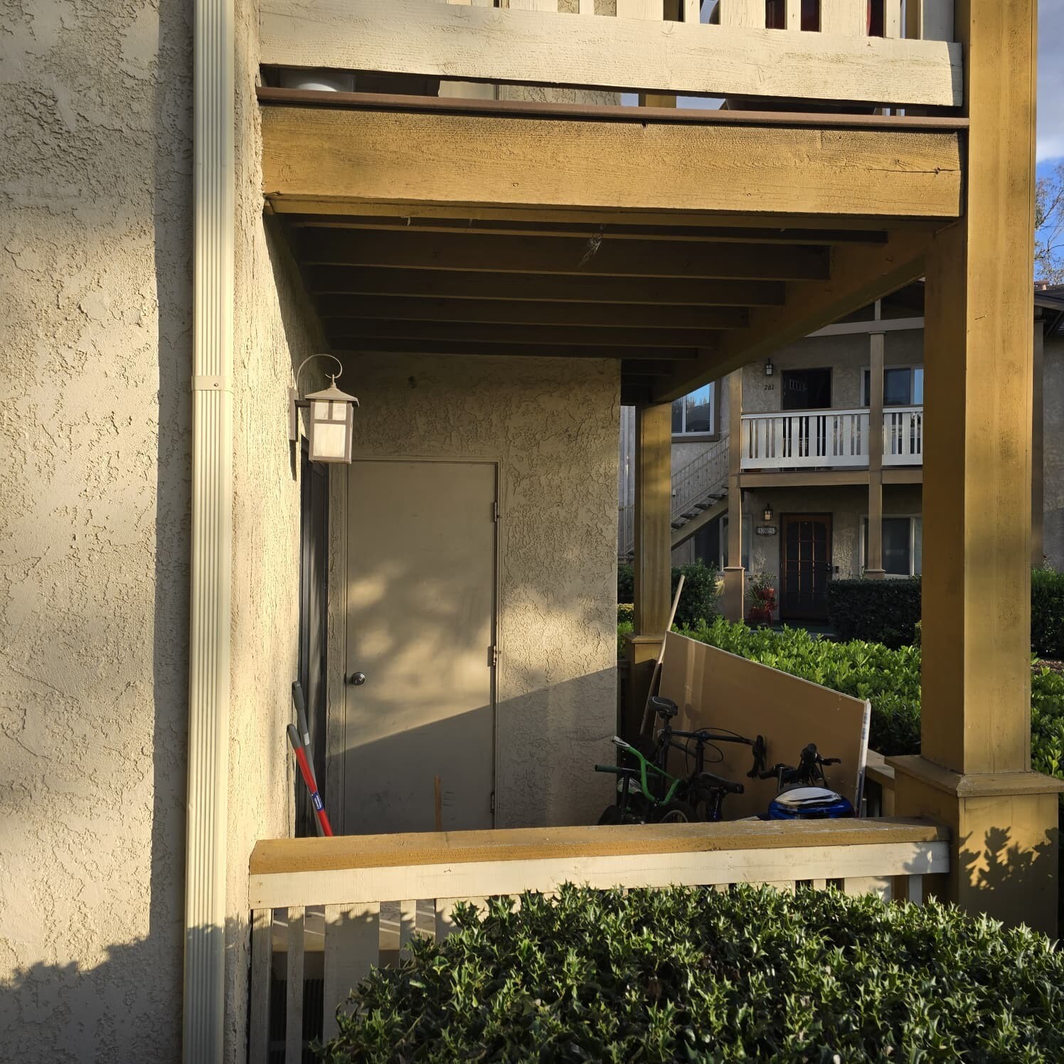 Building Photo - 1423 Graves Ave