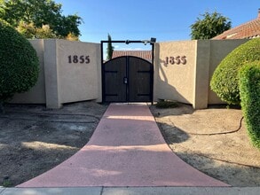 Building Photo - 1855 Scenic Dr