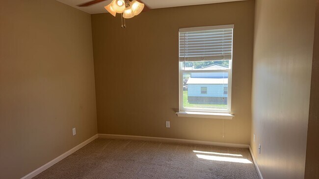 Building Photo - 2407 Astrid Ln