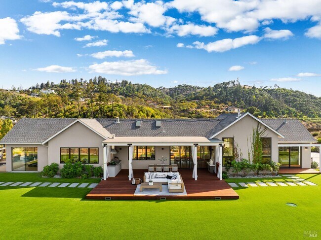 Building Photo - 987 Mark West Springs Rd