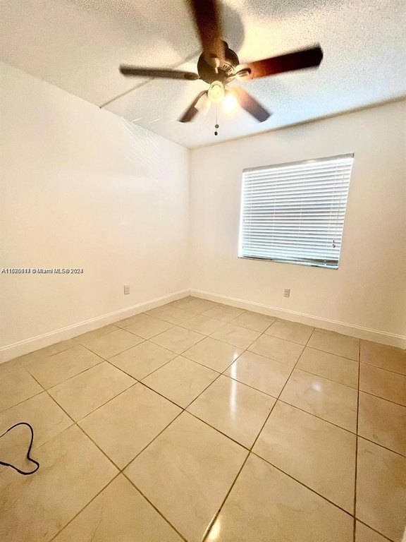 Building Photo - 20825 NE 8th Ct