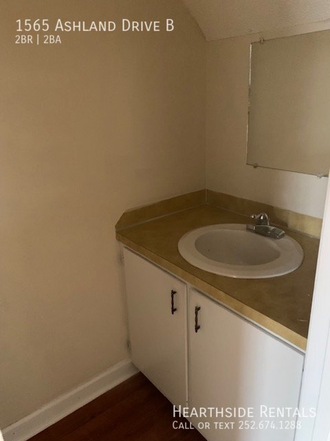 Building Photo - 1565 Ashland Dr