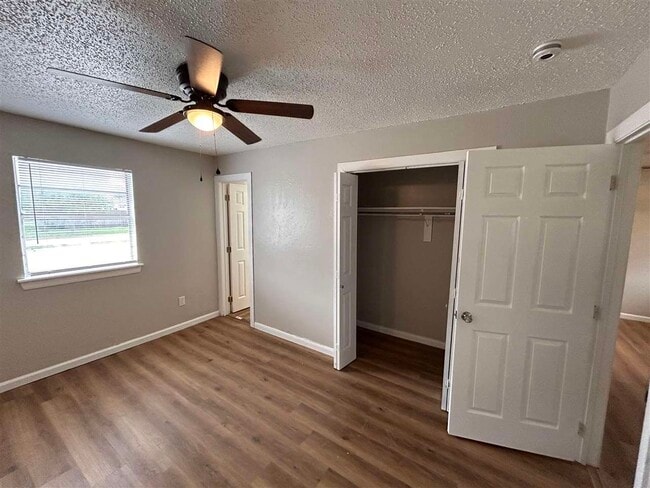 Building Photo - 1314 NW Irwin Ave