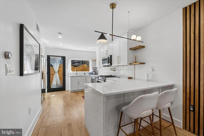 Building Photo - 2565 Tulip St