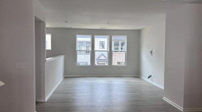 Building Photo - 1420 Blanche St