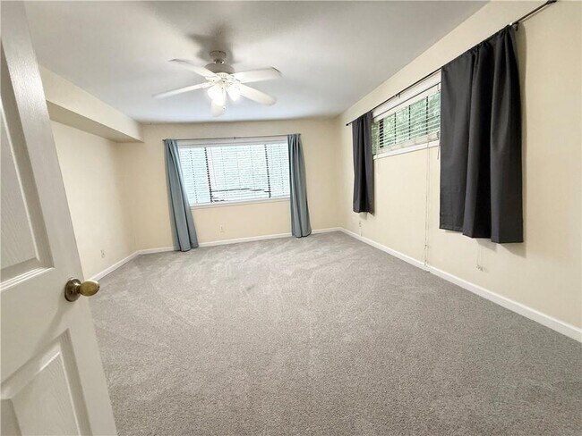 Building Photo - 410 Candler Park Dr NE
